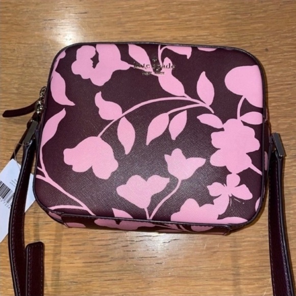 kate spade Handbags - NWT Kate Spade Cammie Style Crossbody